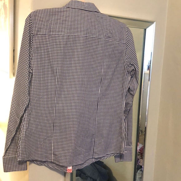 Button down - Picture 2 of 2
